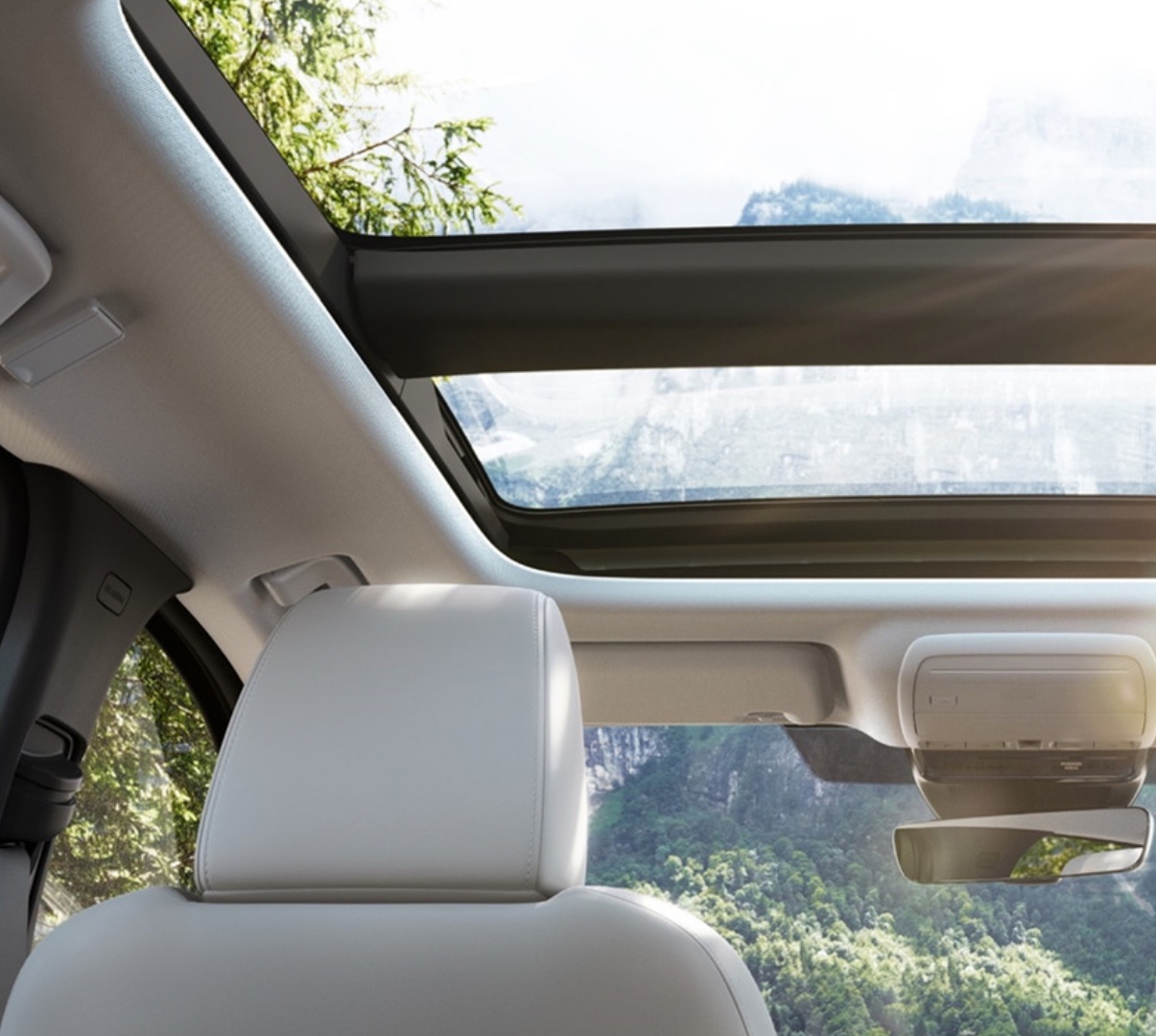 The extra-large panoramic sunroof in the CX-60 extending over both seat rows