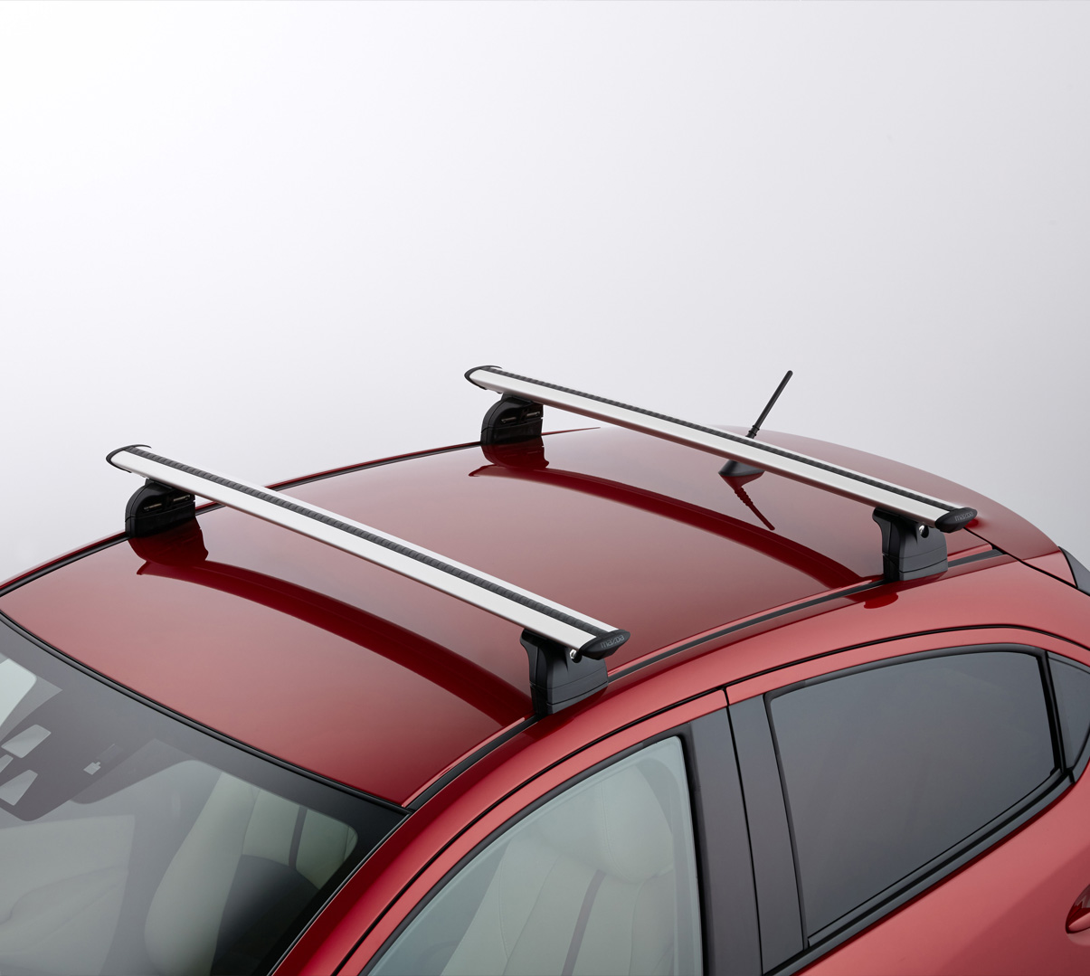 Η εύκολα τοποθετούμενη σχάρα οροφής με μπουλόνια για το Mazda2.