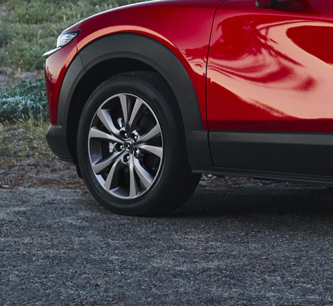 Close-up picture of the back wheel of the Mazda CX-30.