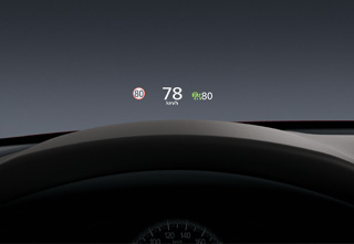 Head Up Display con proyección en el parabrisas del Mazda CX-30 en el nivel de especificaciones Prime-Line