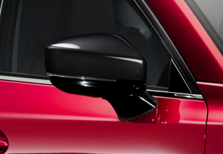 Οι μαύροι πλαϊνοί καθρέπτες του Mazda CX-5 στην έκδοση Homura.