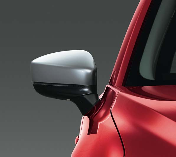 Το κάλυμμα καθρέπτη του Mazda CX-5 είναι διαθέσιμο σε μαύρο και ασημί.
