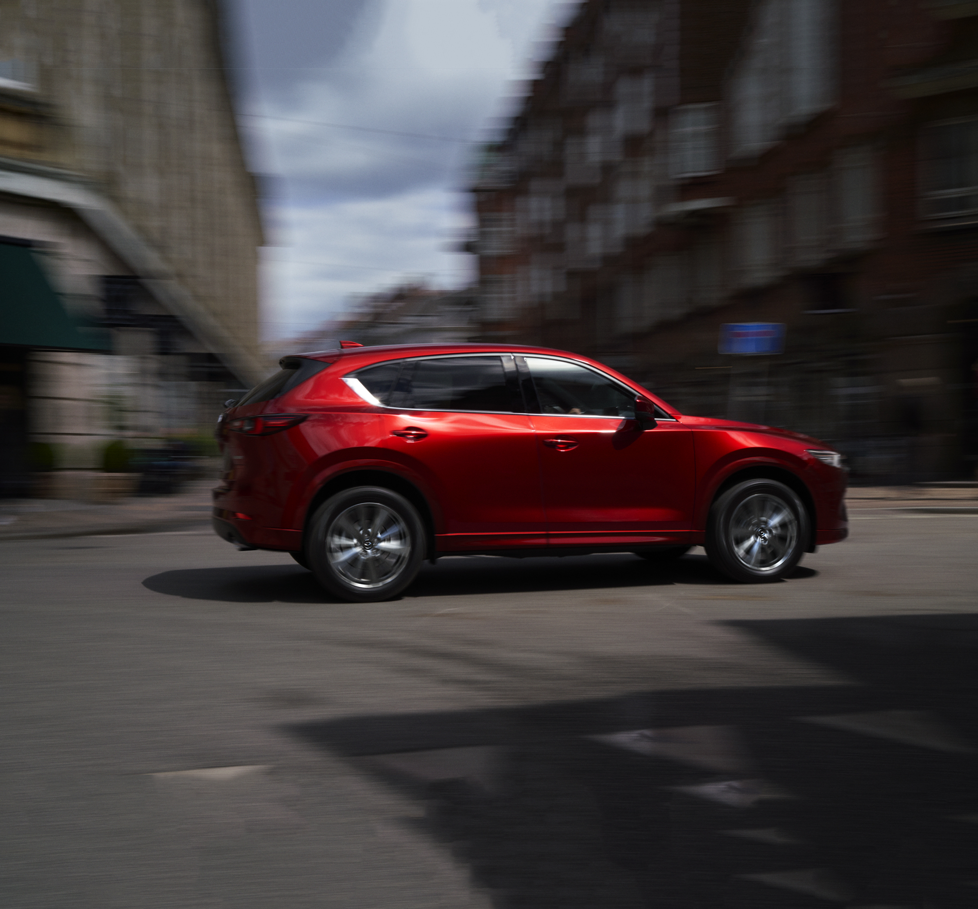 Imagem de um Mazda CX-5 vemelho.