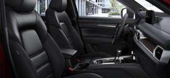 Interior preto do Mazda CX-5