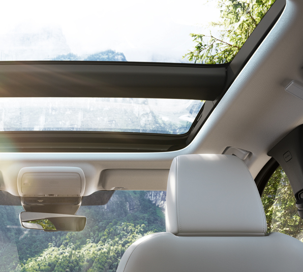 The extra-large panoramic sunroof in the CX-60 extending over both seat rows