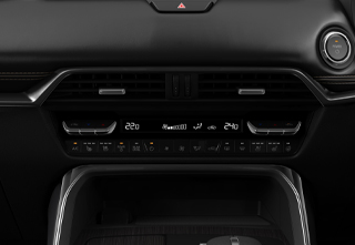 3-zone auto A/C in the Mazda CX-80 Homura trim level