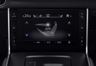 Το μπροστινό σύστημα αυτόματου κλιματισμού (μονό) του Mazda MX-30 στην έκδοση Exclusive-Line.