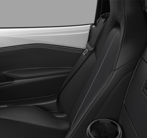 Leather seats (black) with perforation of the MX-5 Soft-top