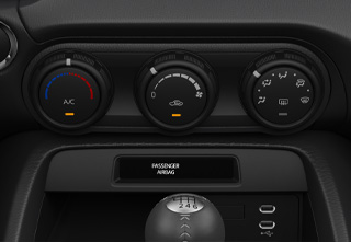 A/C manual en el nivel Prime-line del Mazda MX-5
 Roadster