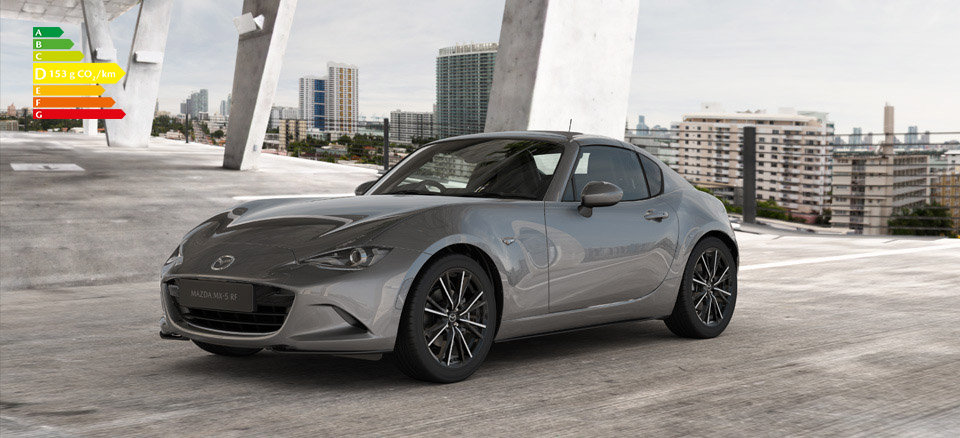 Mazda MX-5
 RF garé en milieu urbain.