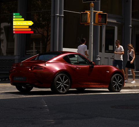 Mazda MX-5
 RF sur la route en ville.